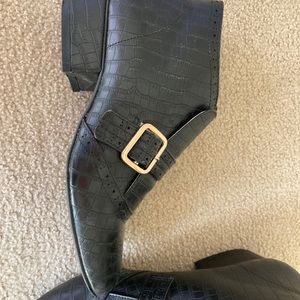 Bait footwear size 9